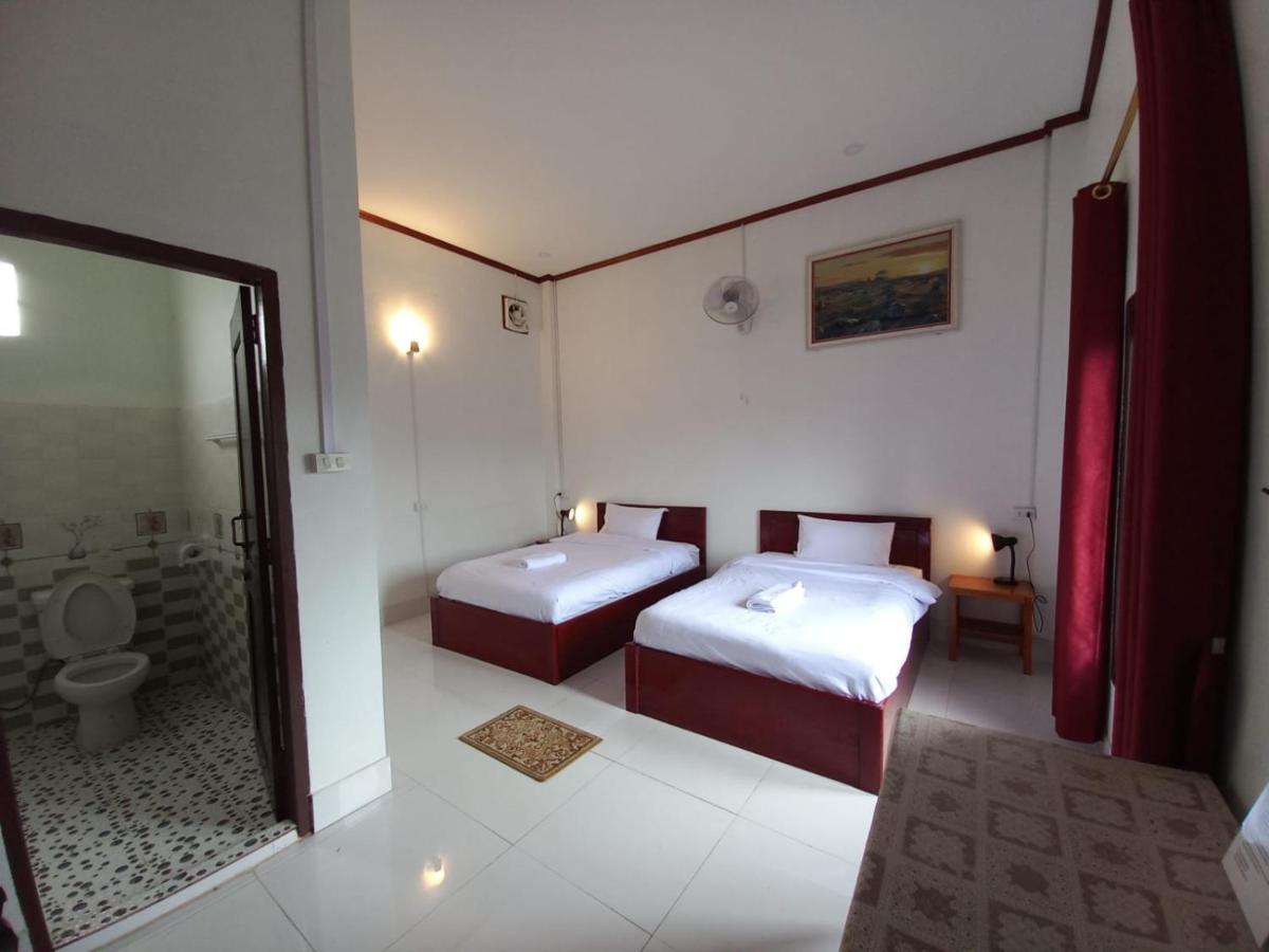 Sipanya Guesthouse Муанг-Пхонсаван Экстерьер фото